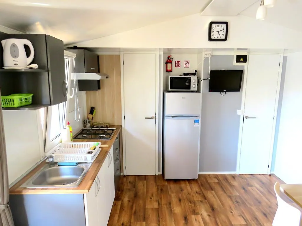 홀리데이파크 Camping Media Mobile Homes In Brioni Sunny Camping PUY