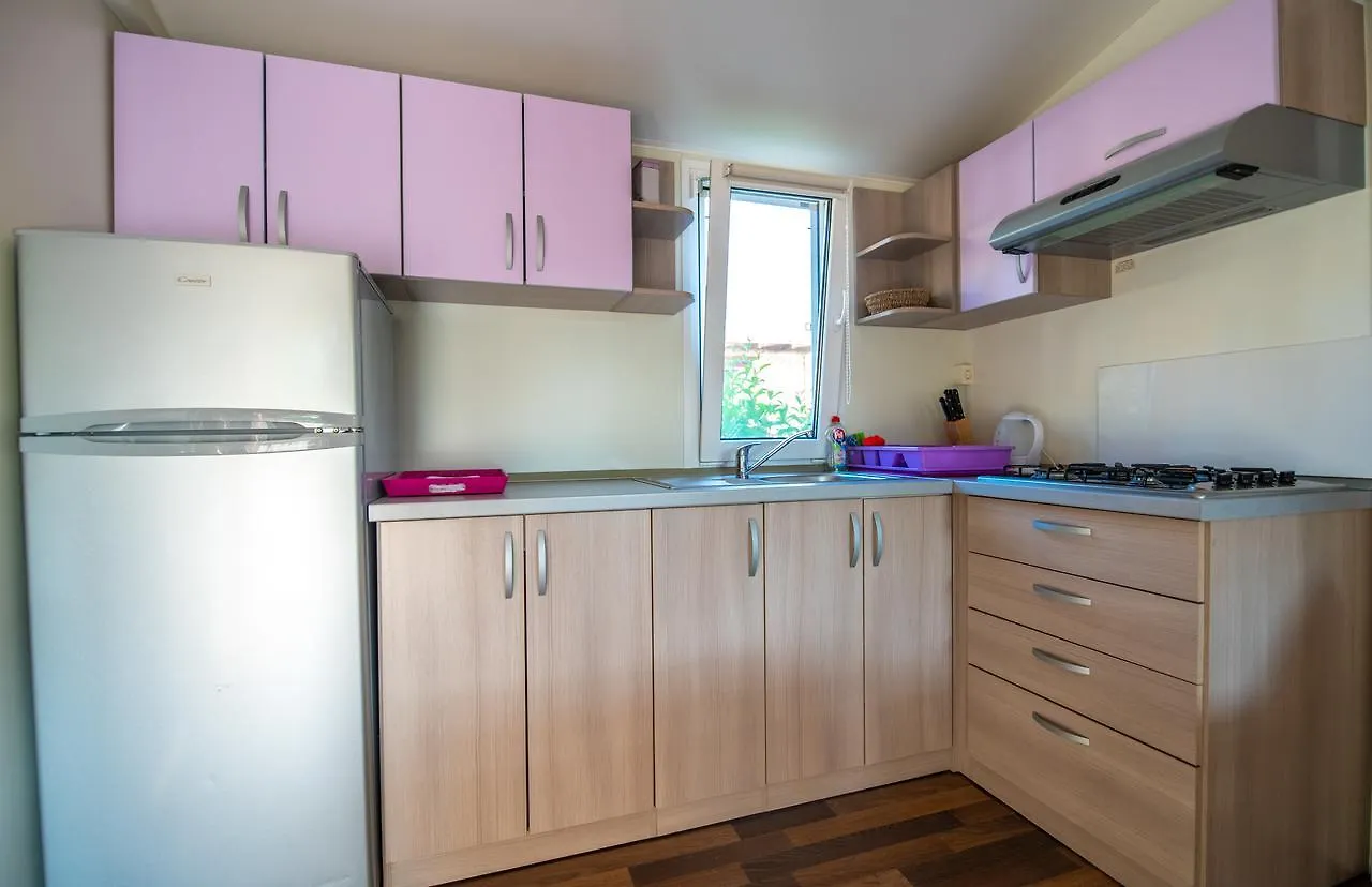 Camping Media Mobile Homes In Brioni Sunny Camping PUY 홀리데이파크