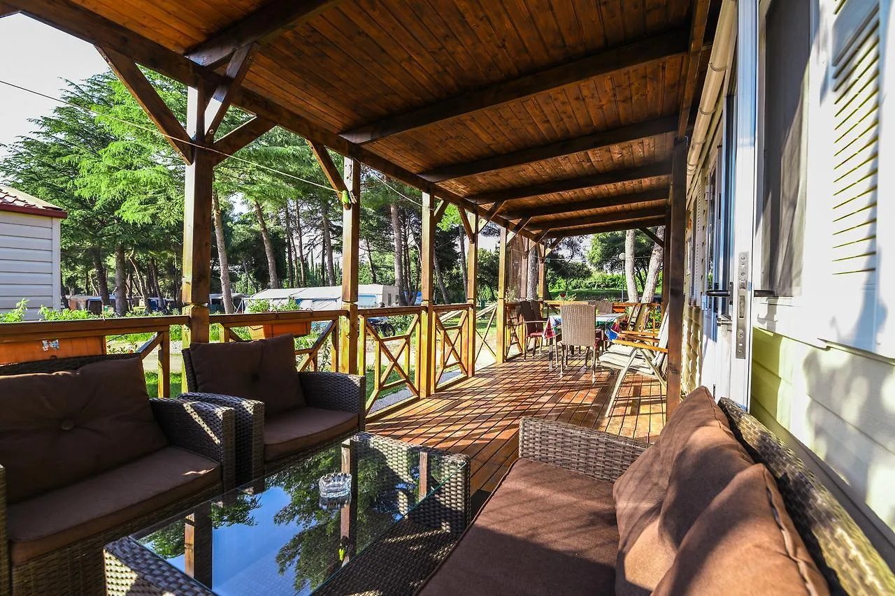 Camping Media Mobile Homes In Brioni Sunny Camping PUY 홀리데이파크