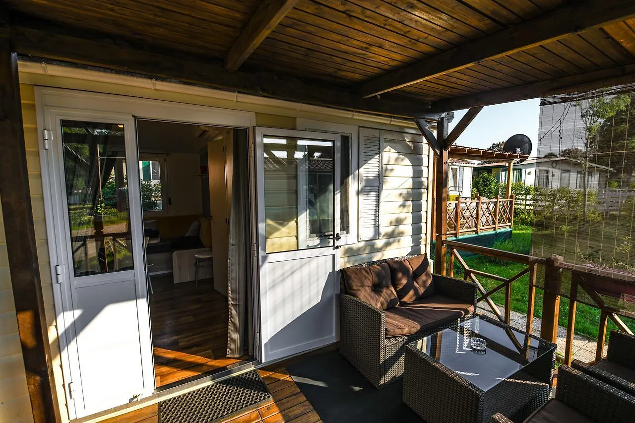 ** 홀리데이파크 Camping Media Mobile Homes In Brioni Sunny Camping PUY 크로아티아