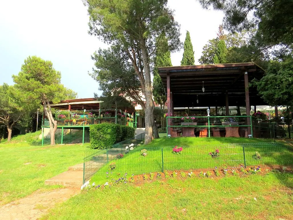Holiday park Camping Media Mobile Homes In Brioni Sunny Camping Pula